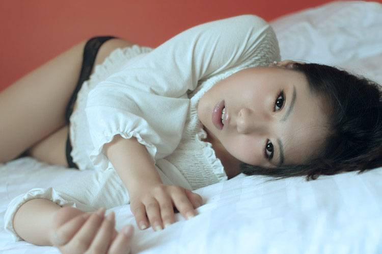 美胸少女的白色妖娆-6