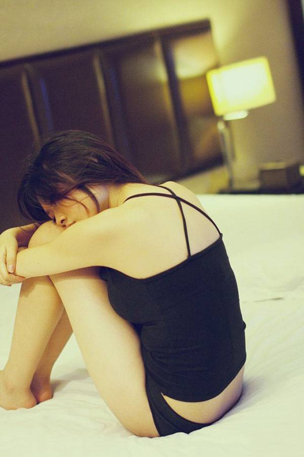 忧伤少女的私房写真-10