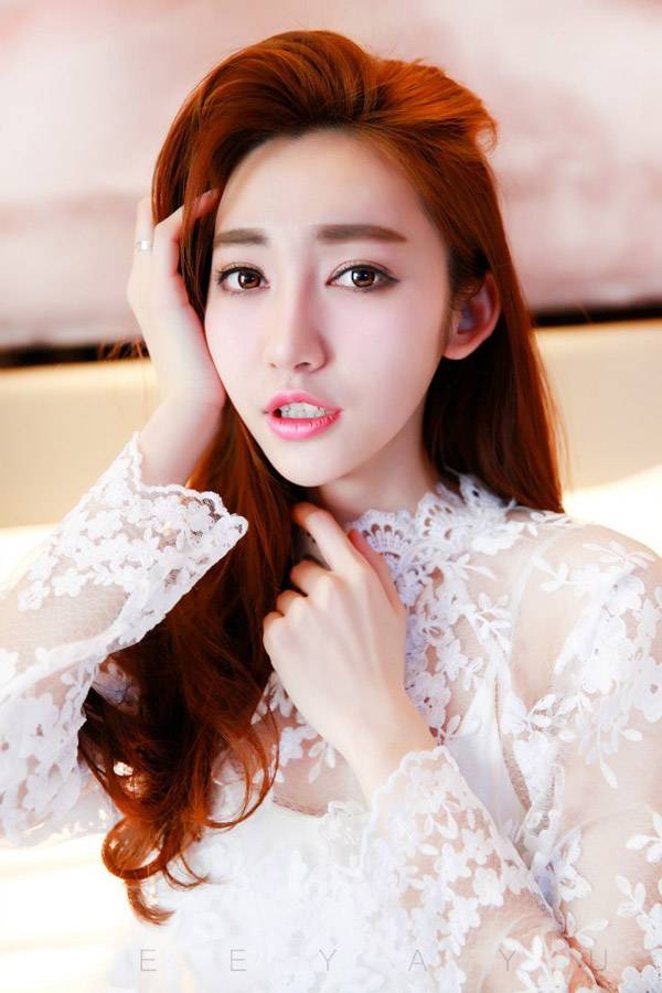 茜子媚如狐狸性感床照