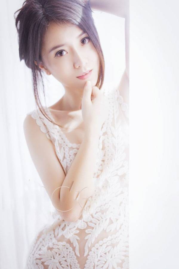 Mr.Right缕空清爽装