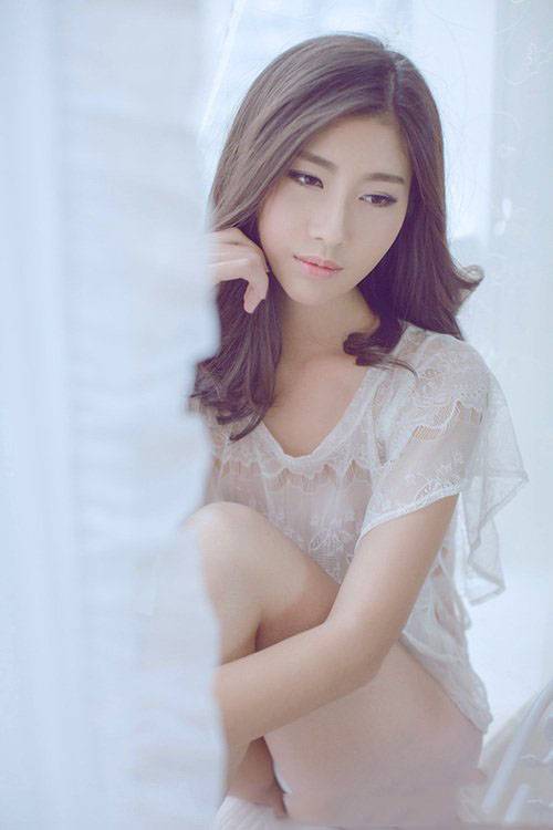 亲密无间的纯白姐妹花-9