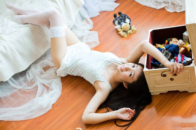 清纯少女居家日常私房照-10