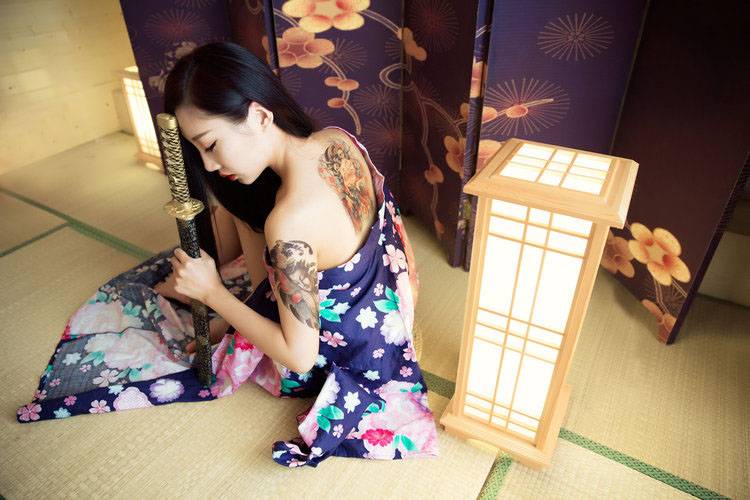 和服少女隐藏在背后的秘密-6