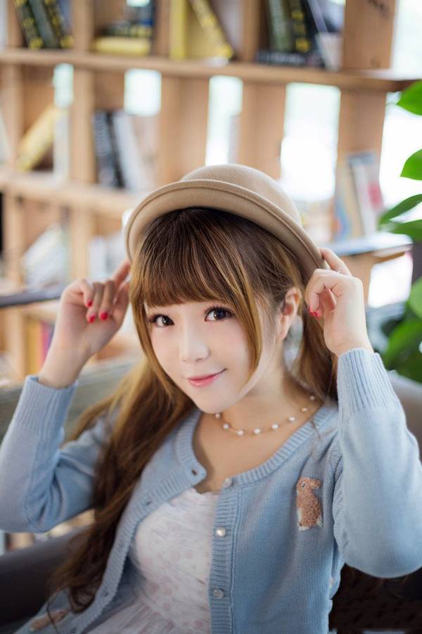 漫漫咖啡厅里的小清新少女-8