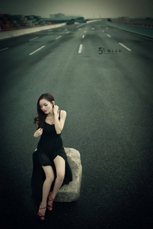 渴望拥抱的妖娆女子-5