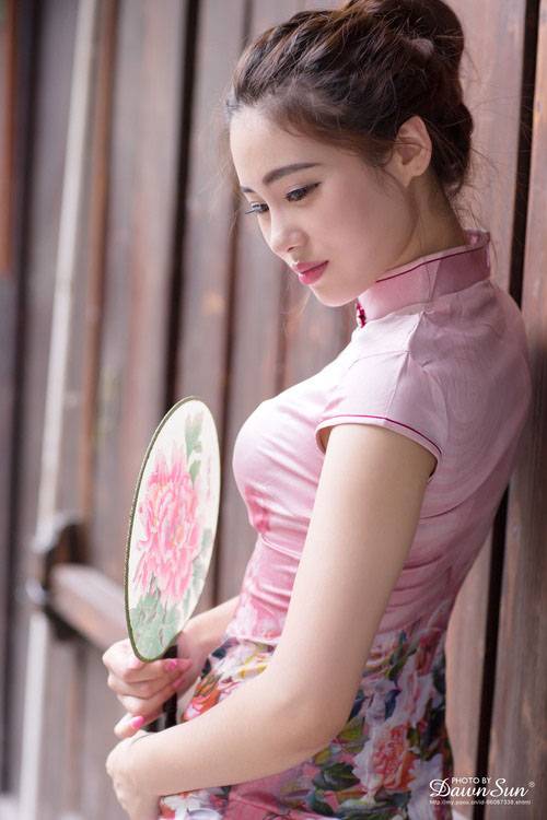 夕阳古镇下的美艳少妇-2