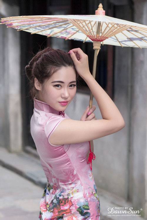 夕阳古镇下的美艳少妇-6