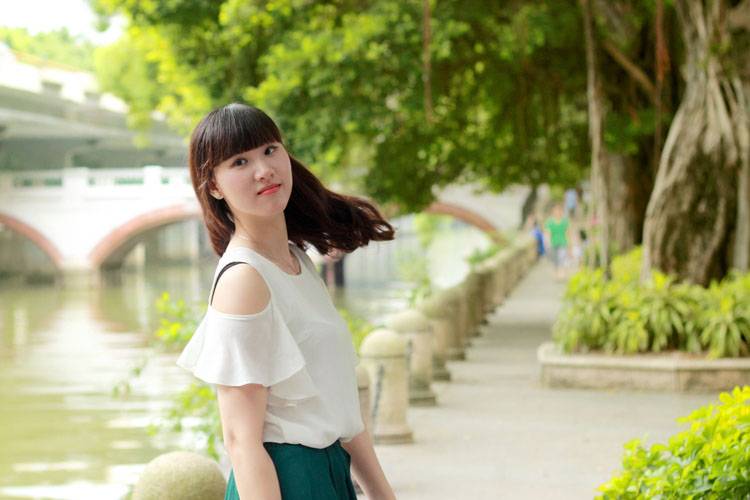 夏日河畔的娇丽侬艳-9