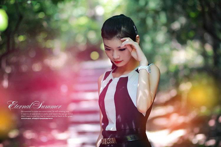 红唇清新美女感受即将逝去的夏日-4