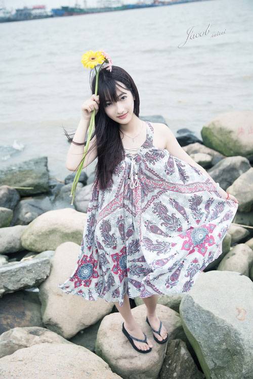 娇艳如花的海边清纯少女-9