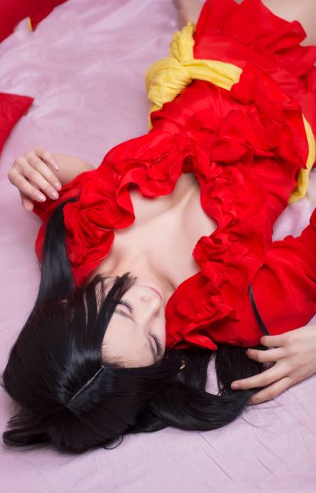 绝美妖娆的丰满女帝