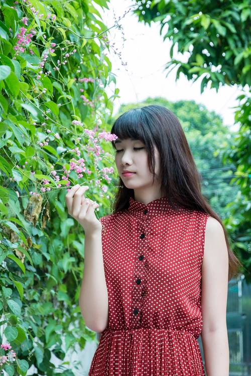 清纯可爱的格子裙少女-2