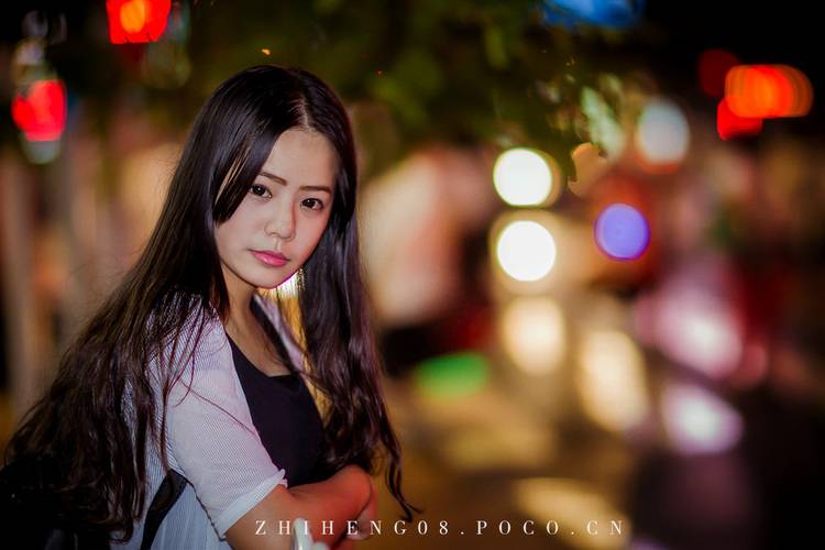 孤独寂寞的女子夜拍-6