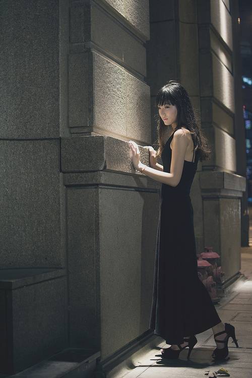 夜晚街头灯光下忧伤你-3