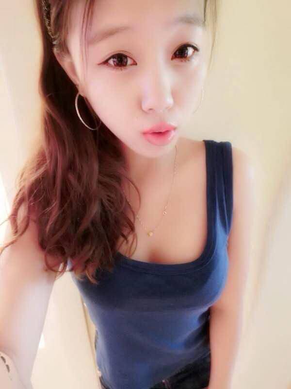 童颜巨乳张厶爻性感写真-2