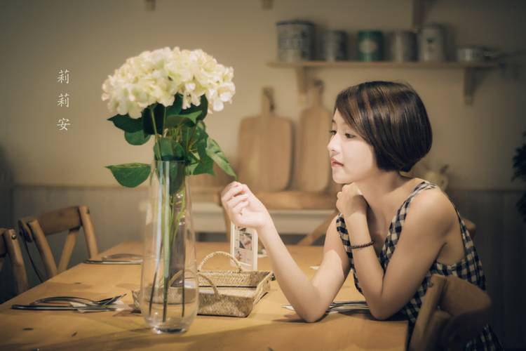 清纯邻家姑娘闲暇的午后-3