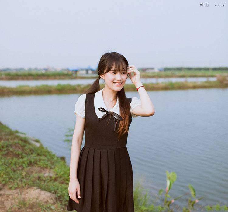 清纯美女夏日西瓜纳凉写真-4