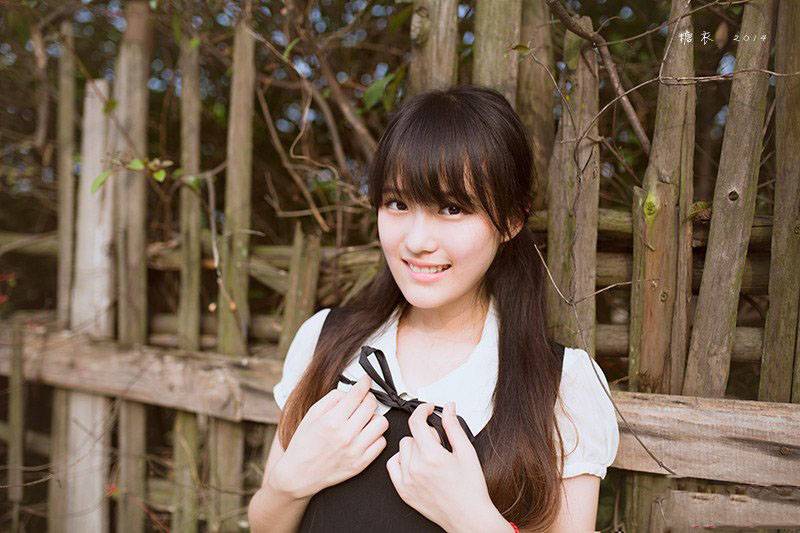 清纯美女夏日西瓜纳凉写真-10