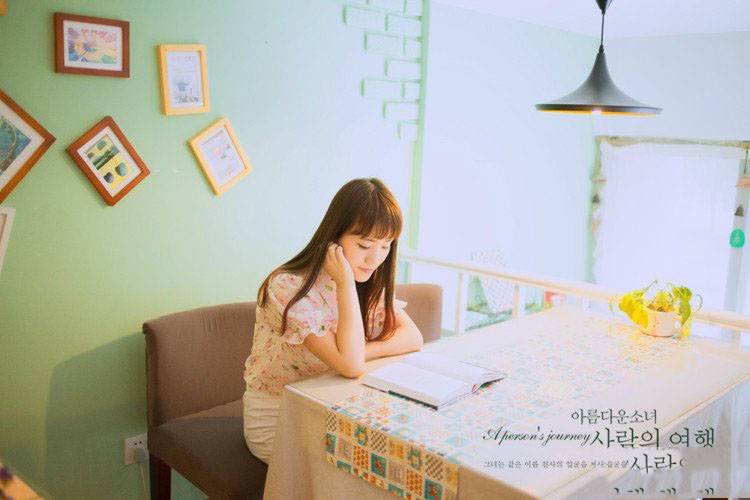 清纯复古美女街拍高清大图-6