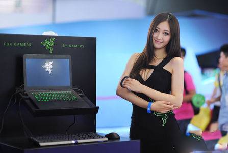 爆乳大胸雷蛇Razer showgirl性感亮相-6