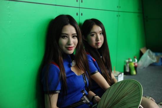 场边休息的女CJ清纯可人-3