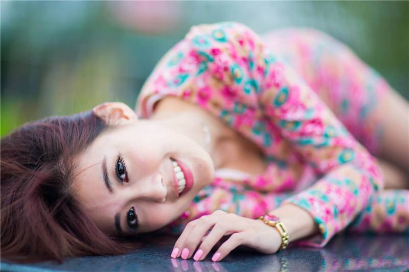 美女青春迷人甜美街拍写真-10