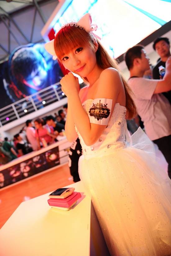 嘟嘴甜美小萝莉清纯照-6