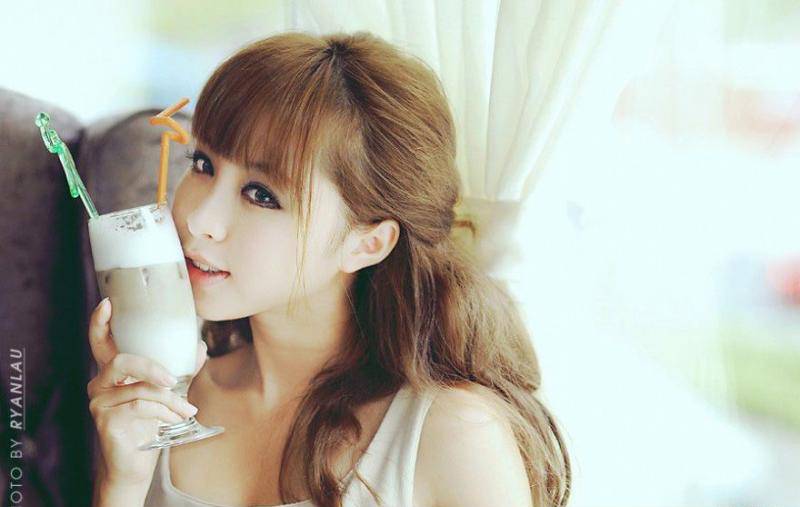 肥嘟嘟的小萝莉甜美私房照-2