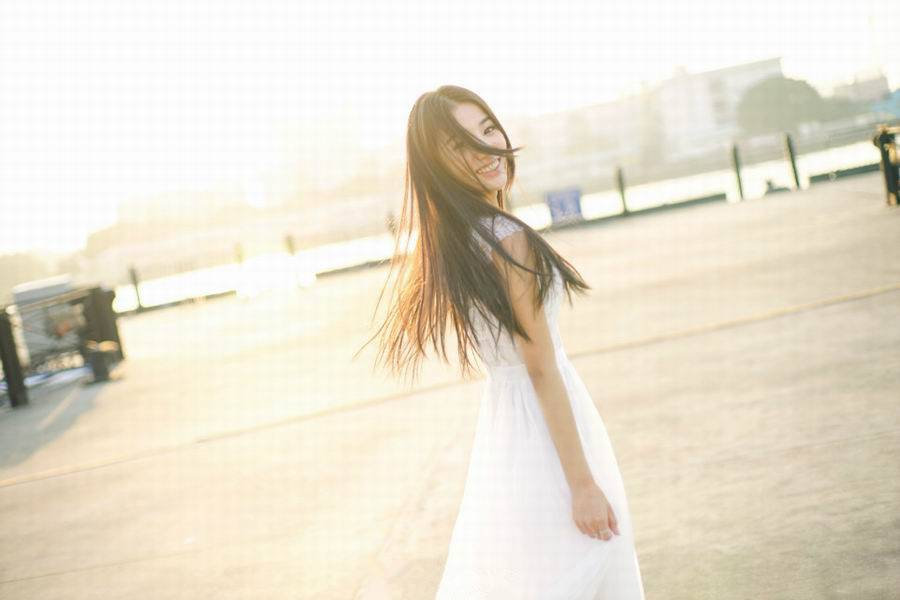 赵洁清纯迷人阳光写真-3