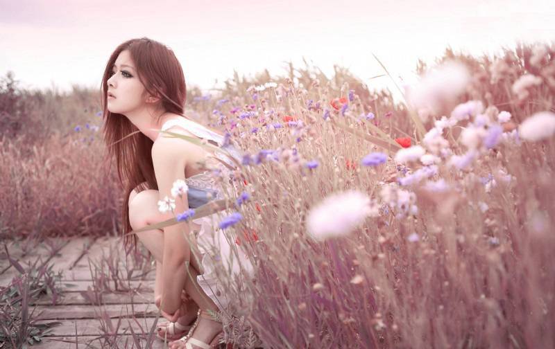 气质迷人美女清纯外拍写真-3