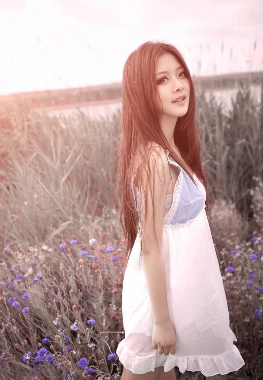 气质迷人美女清纯外拍写真-4