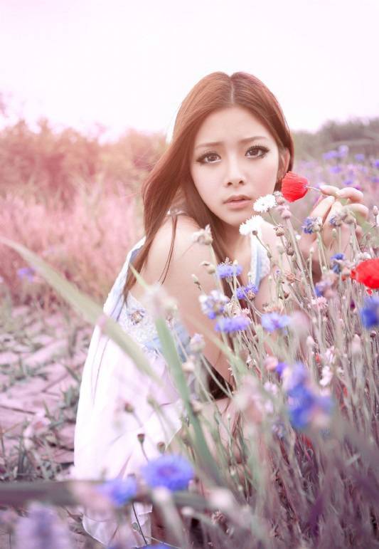 气质迷人美女清纯外拍写真-8