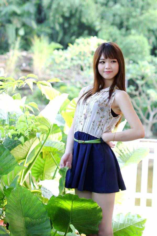 可爱迷人美女清纯写真