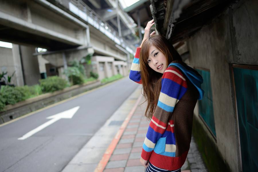 可爱清纯MM迷人街拍写真-7