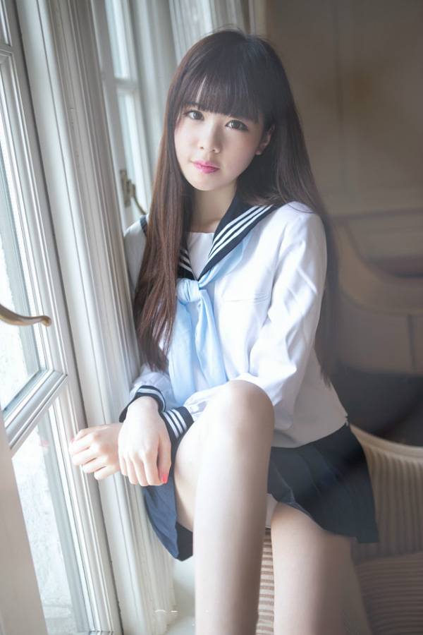 清纯可爱美女甜蜜私房制服诱惑-6