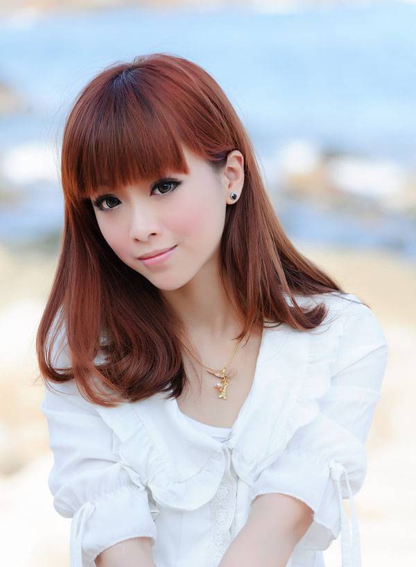 粉嫩美女海边迷人清纯写真