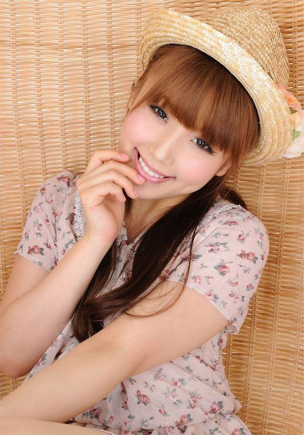 可爱美女迷人花裙清纯写真-2