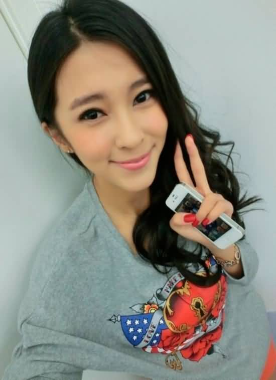 丰满女神钟鹿性感迷人自拍照-8