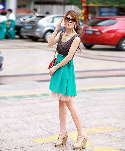 潮流美女新品时尚潮搭街拍照