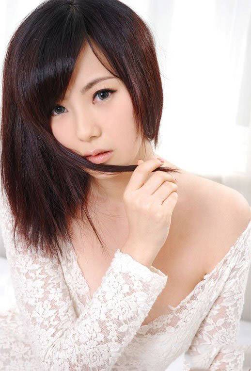 白皙美女家居性感诱人写真-8