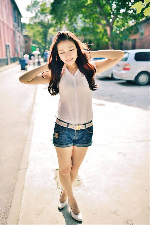 阳光美女甜美气质街拍-7