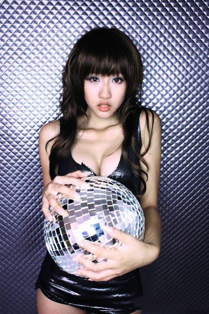 90后美女模特性感妖艳美图-2