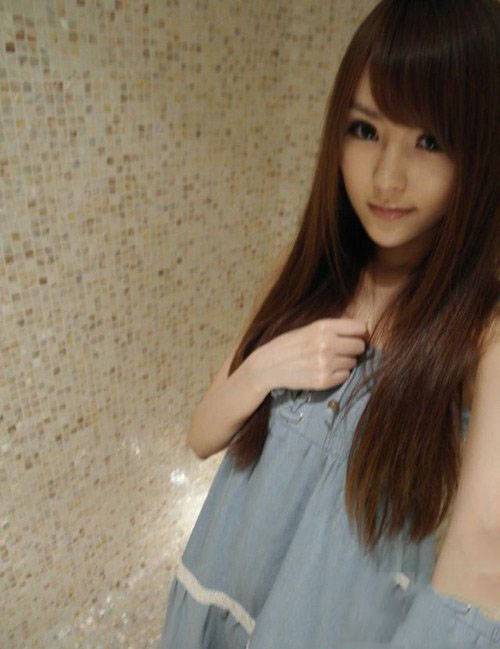 90后可爱小美女自拍照-4