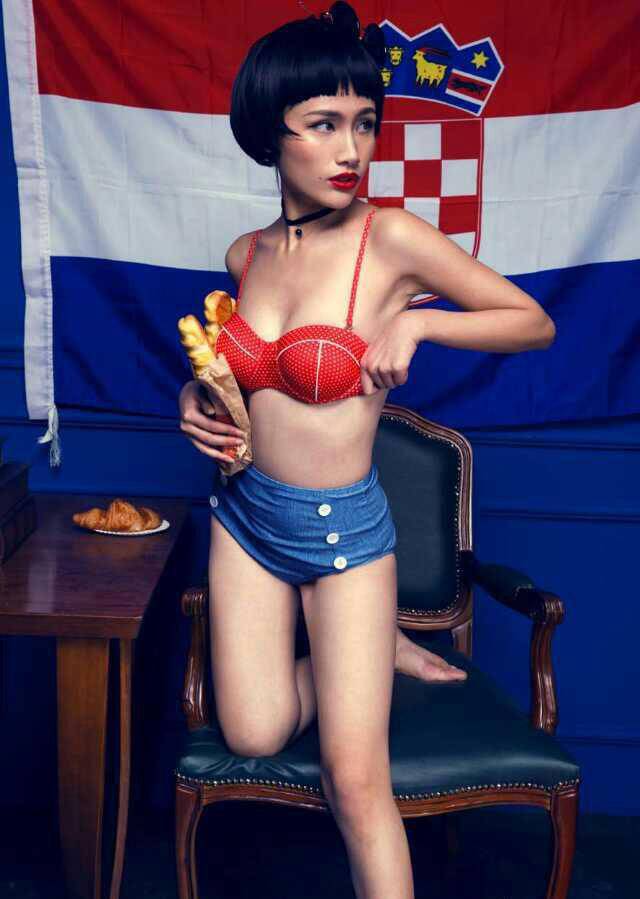 性感嫩模郑伊性感内衣秀美胸-7