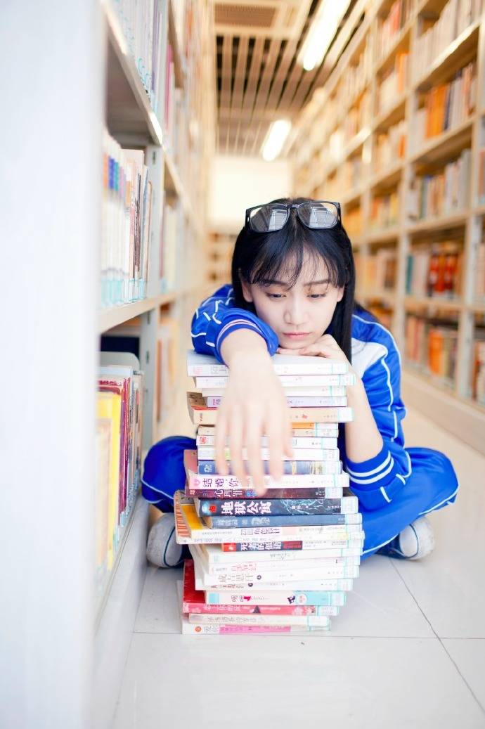 清纯校花校园里的欢乐时光-6