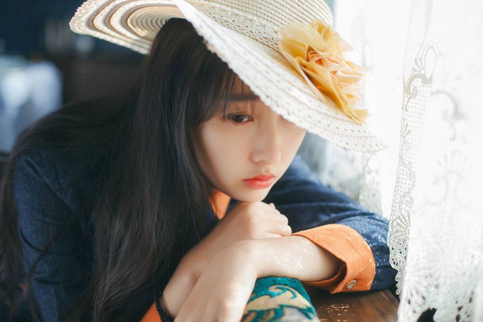 列车上的唯美清纯姑娘-6