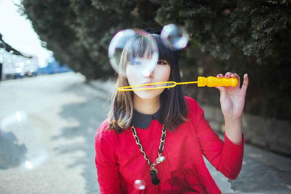 靓丽少女红色的梦想