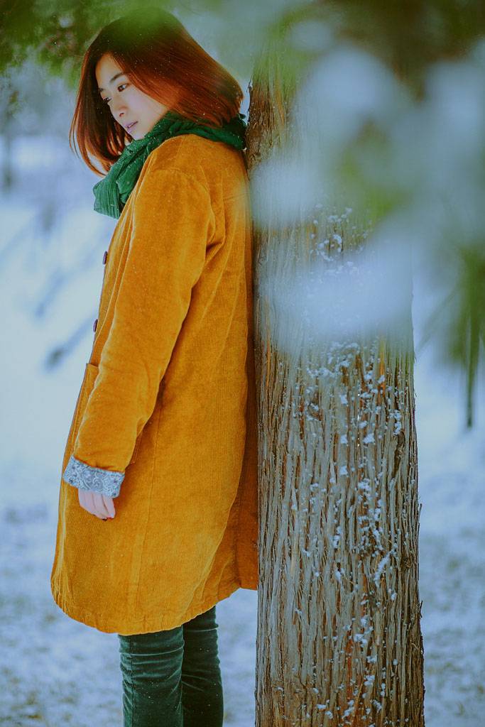 洁白雪景下的一抹魅力-9