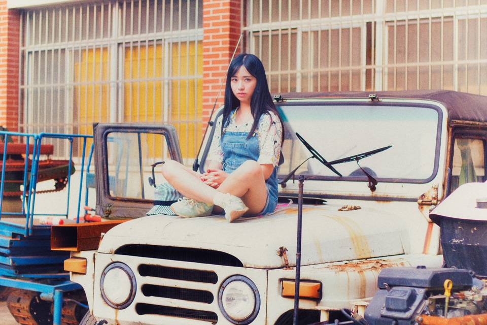 爱车少女的甜美笑容-5