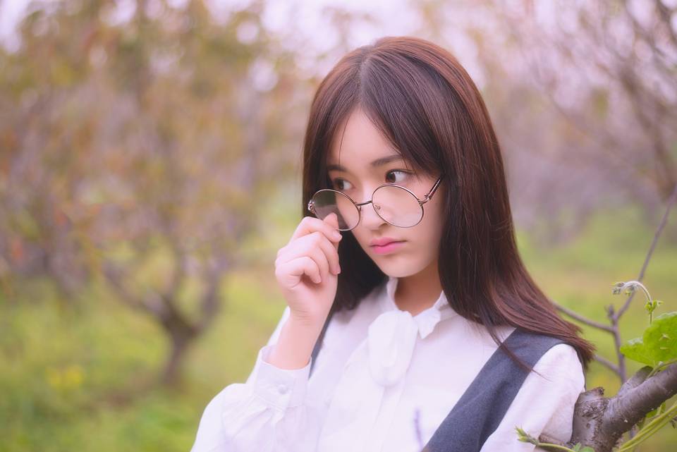 可爱少女的户外写真-8